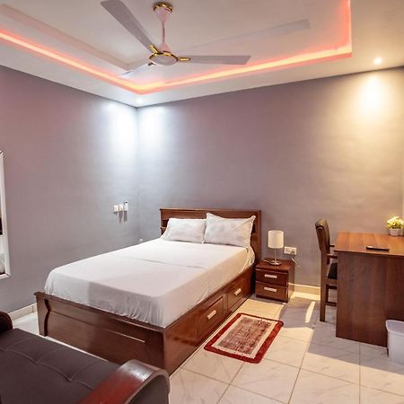 Bella Ella Hotel & Event Center Kasoa Exterior photo