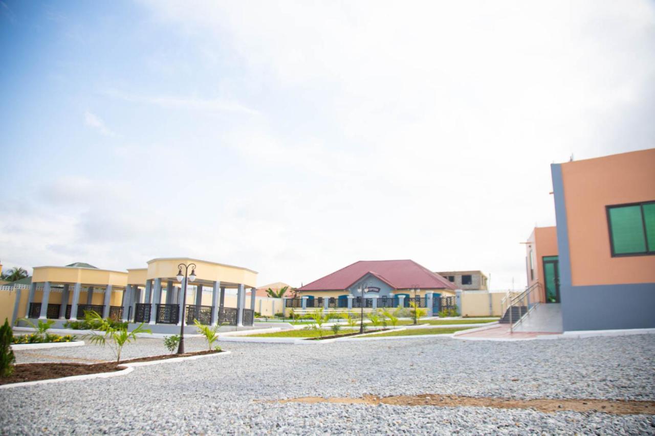 Bella Ella Hotel & Event Center Kasoa Exterior photo