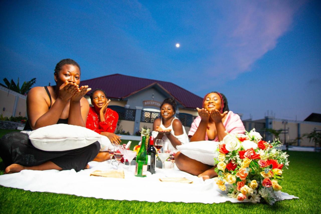 Bella Ella Hotel & Event Center Kasoa Exterior photo